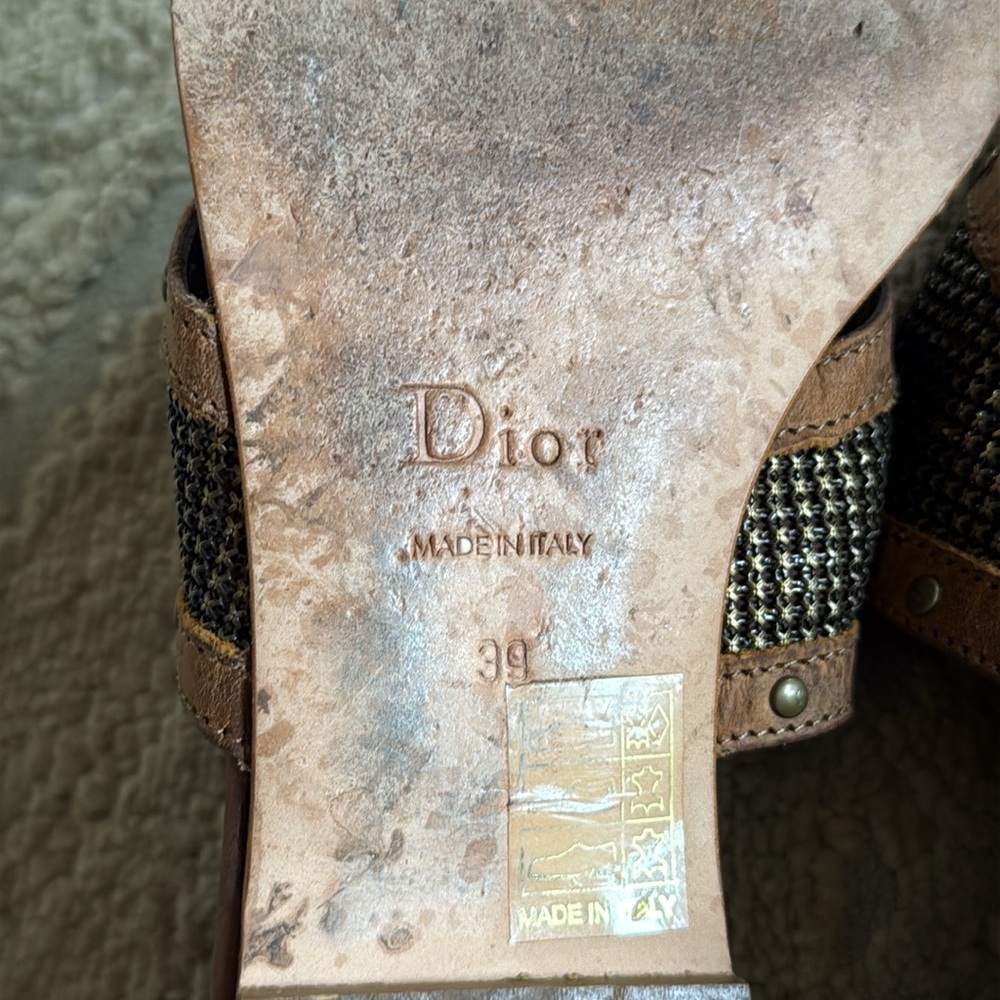 Christian Dior Size EU 39 us 8 Black Patent Leather VTG shield Slip On Sandals - Picture 6 of 10